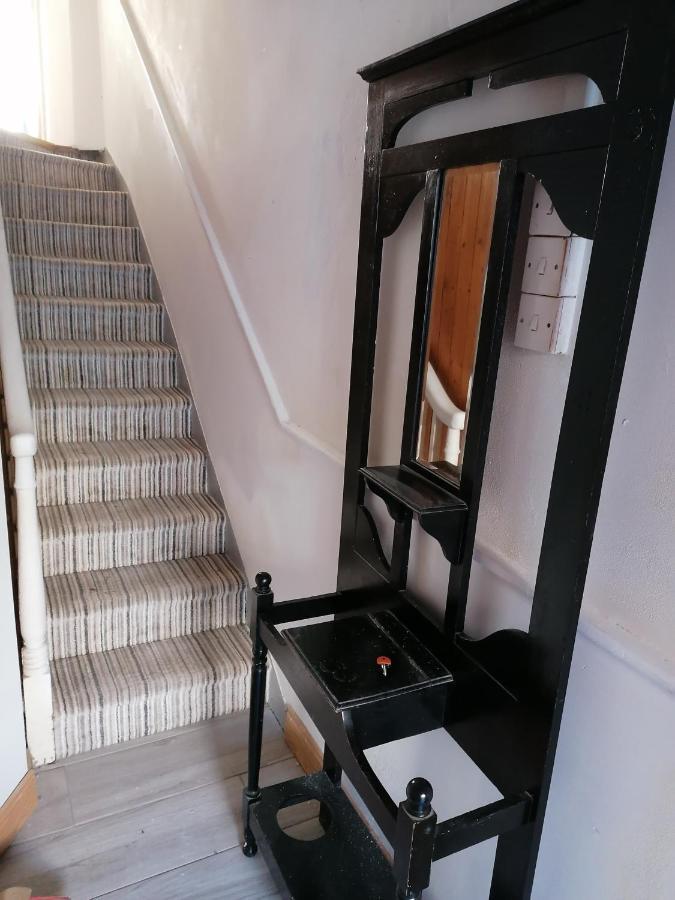 Ferguson'S Traditional Townhouse Dunkineely 외부 사진